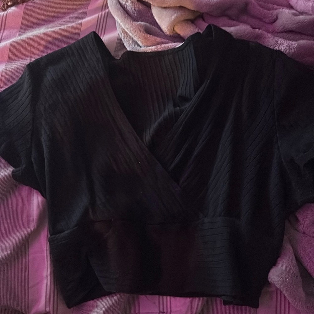 Black cross Crop Top Estimated XL